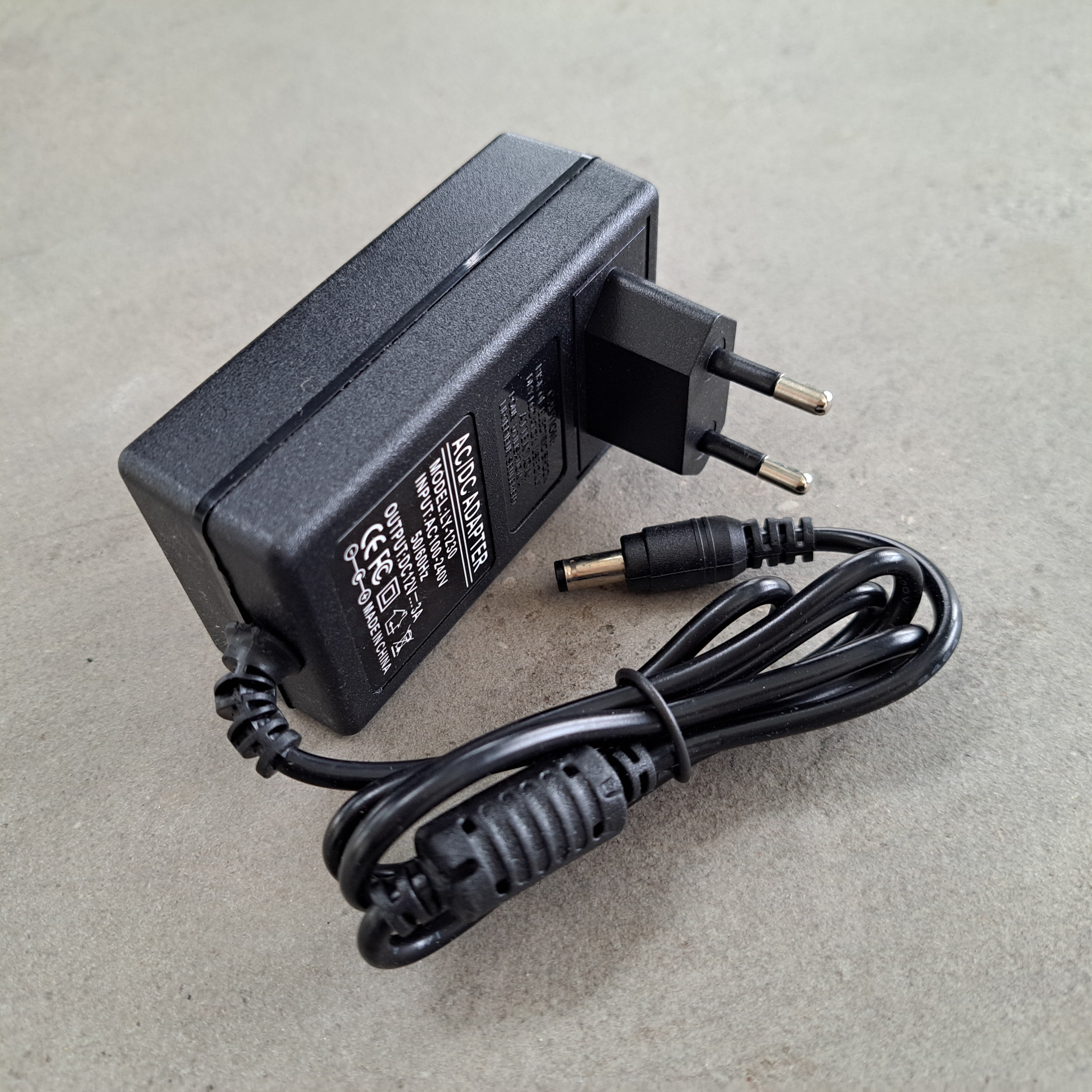 Charger 12V / 3A – Smart charger