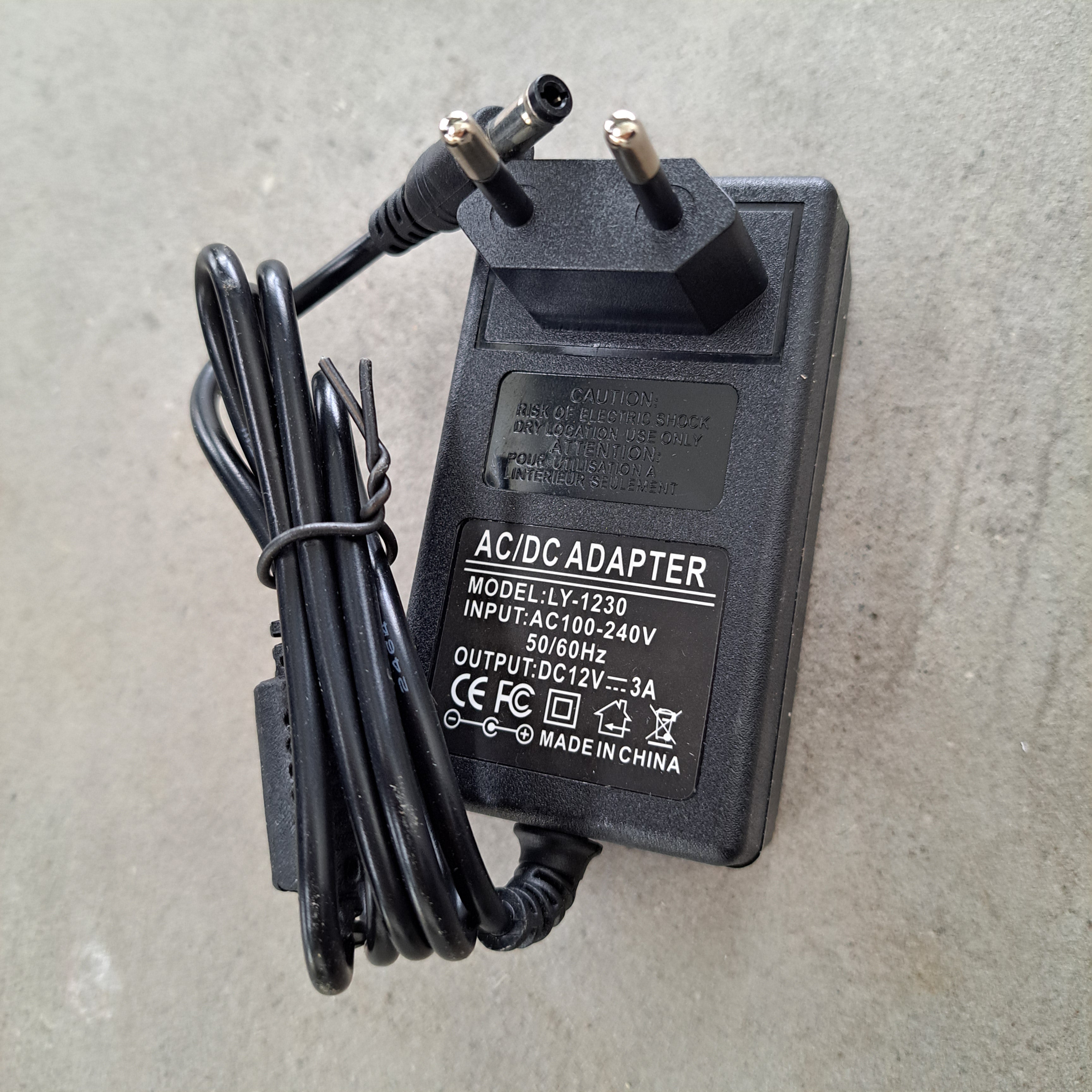 Charger 12V / 3A – Smart charger