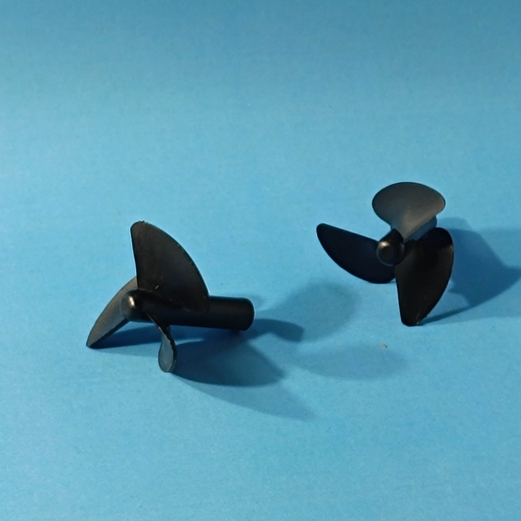 Propellers for compact cargo boats (pair)