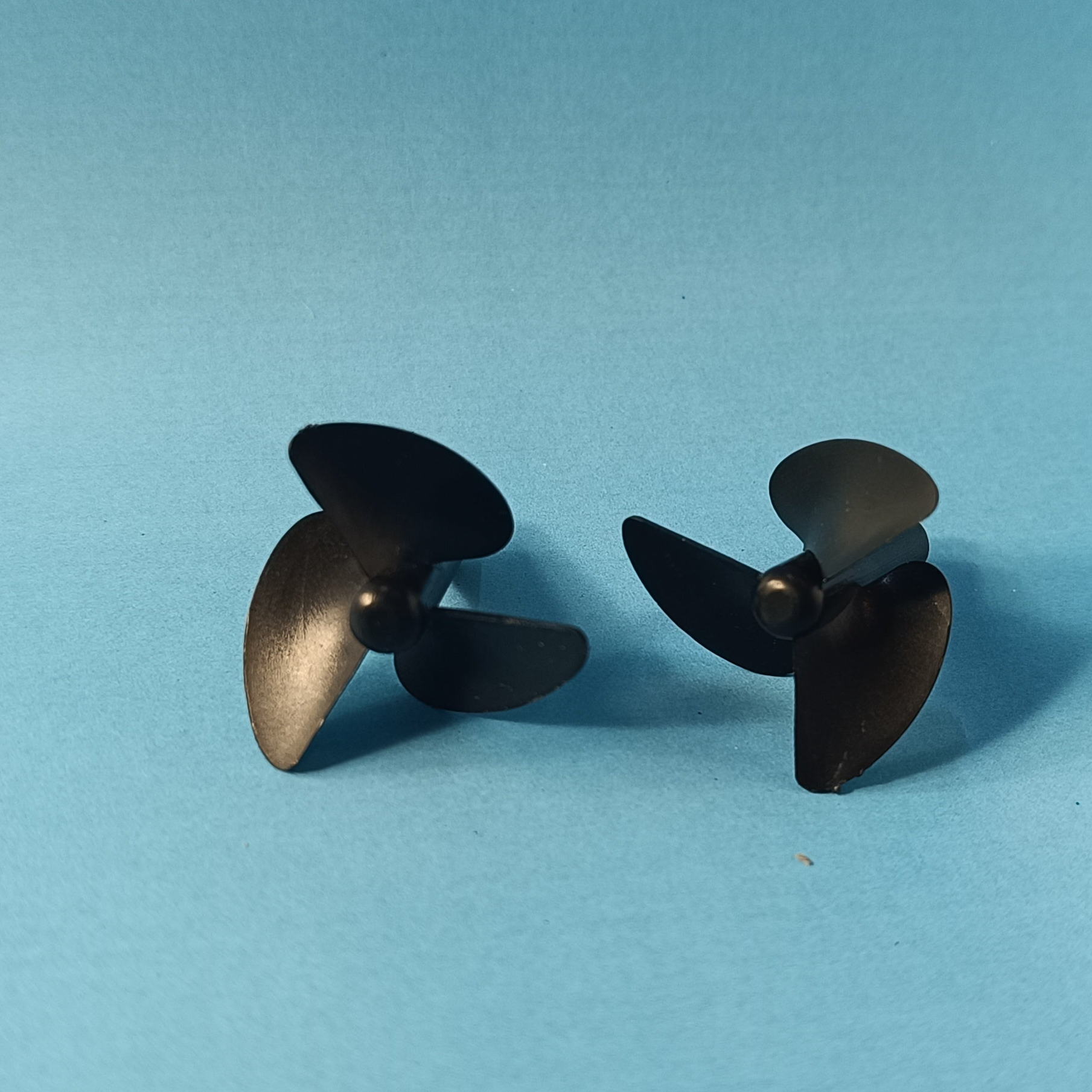 Propellers for compact cargo boats (pair)