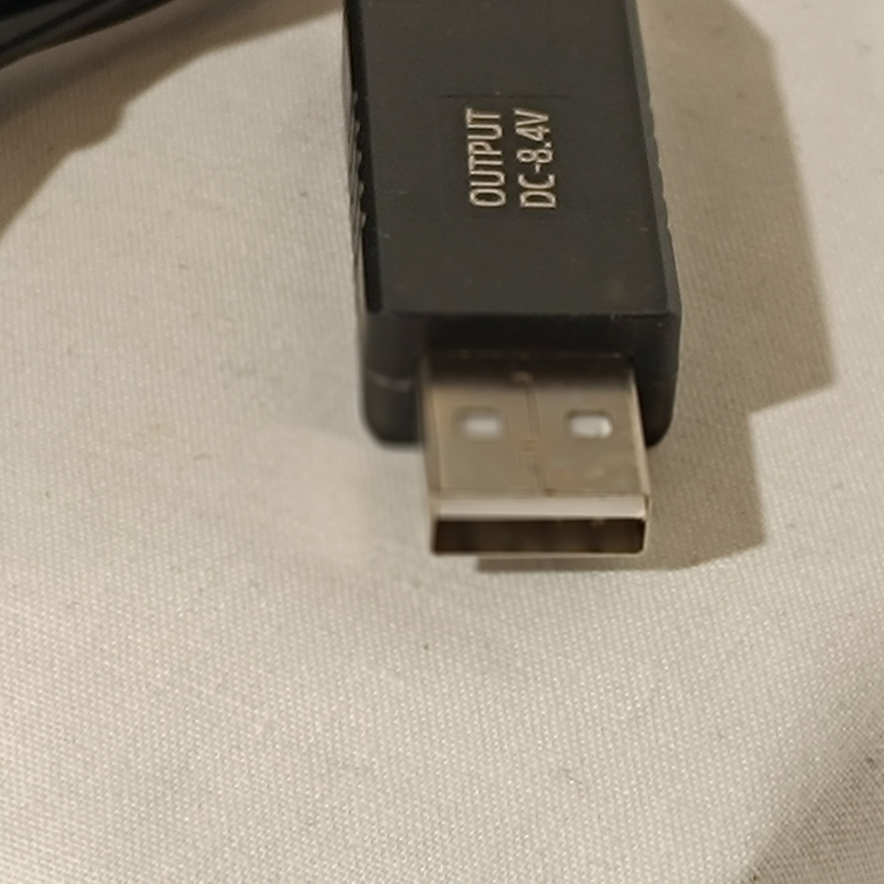 USB bemenetes lítium akkumulátor töltő